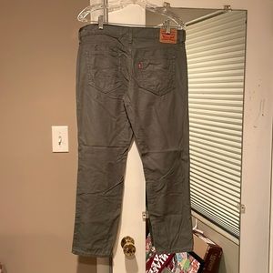 Levi’s boyfriend crop jeans. Green